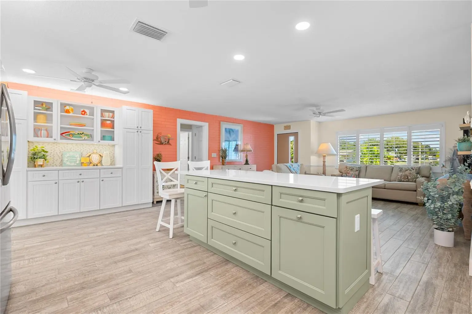 929 SANTA MONICA DRIVE, DUNEDIN, FL, photo 13 of 36