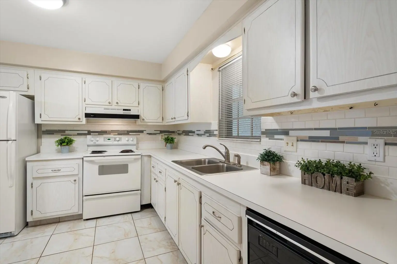 1706 BELLEAIR FOREST DRIVE #238, BELLEAIR, FL, photo 8 of 46