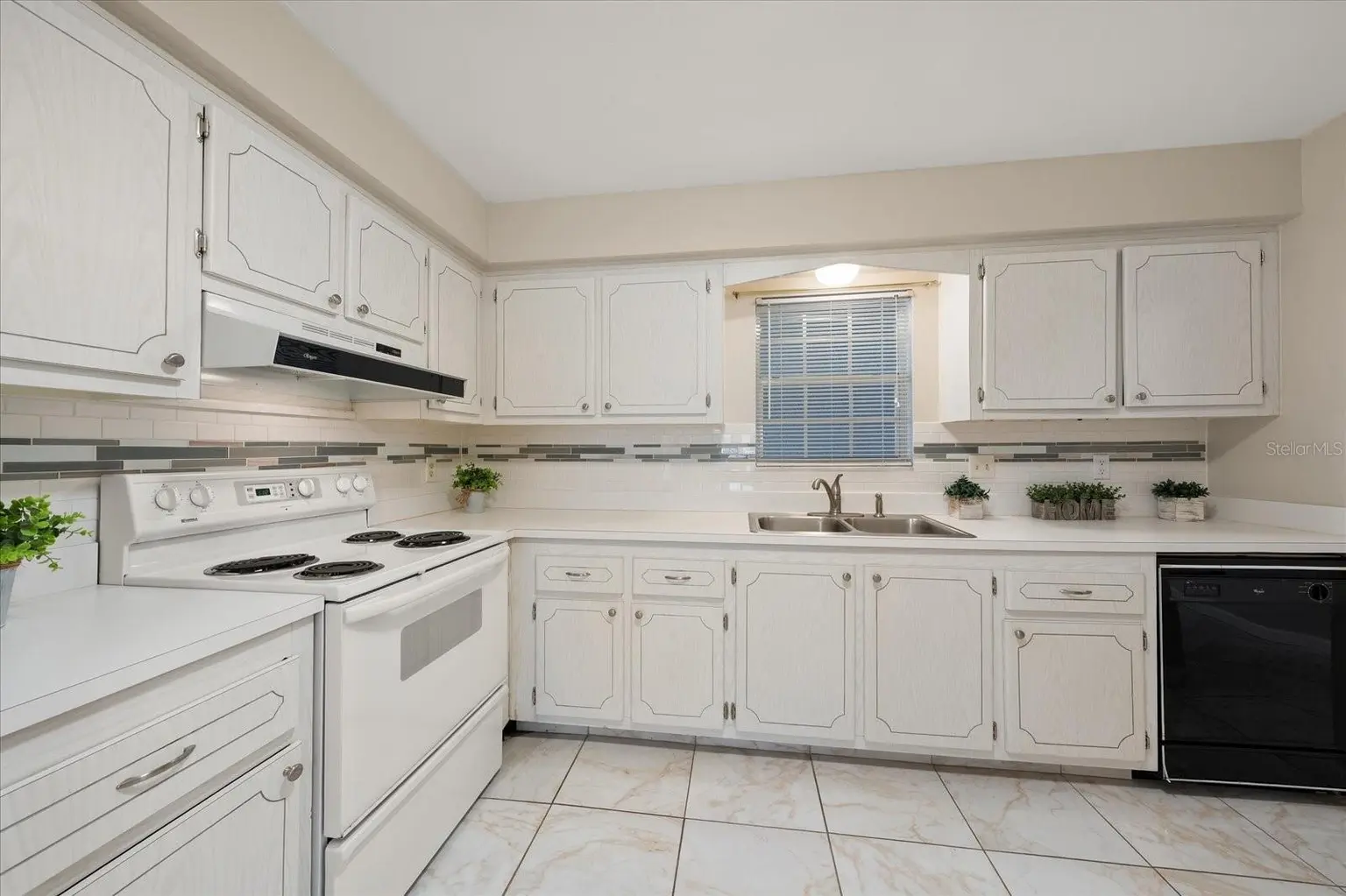 1706 BELLEAIR FOREST DRIVE #238, BELLEAIR, FL, photo 9 of 46