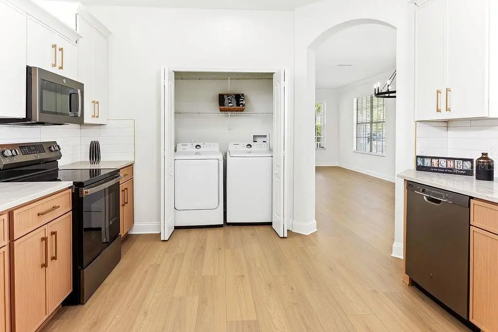 8907 ASHFORD GABLES, TAMPA, FL, photo 12 of 34