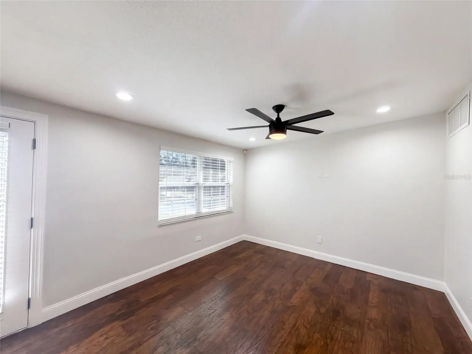 645 10TH PLACE, SAFETY HARBOR, FL, photo 7 of 21