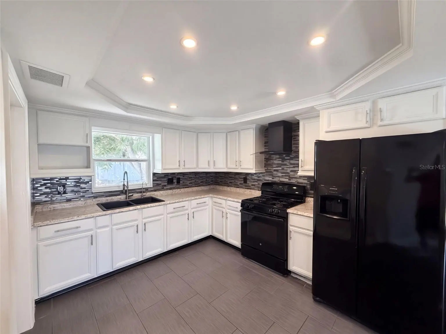 645 10TH PLACE, SAFETY HARBOR, FL, photo 12 of 21