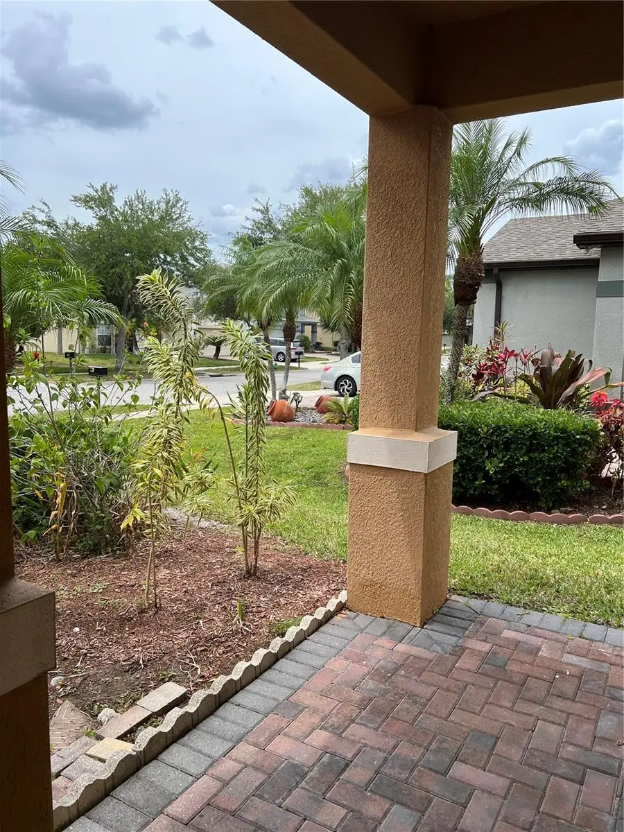 8810 CAMERON CREST DRIVE, TAMPA, FL, photo 4 of 31