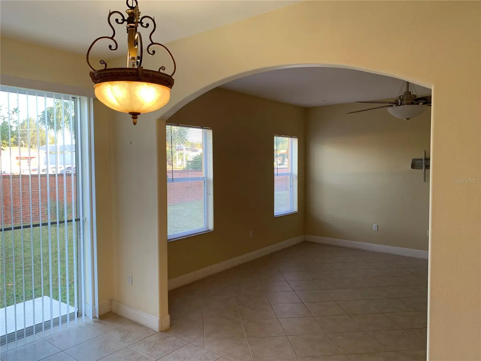 8810 CAMERON CREST DRIVE, TAMPA, FL, photo 5 of 31