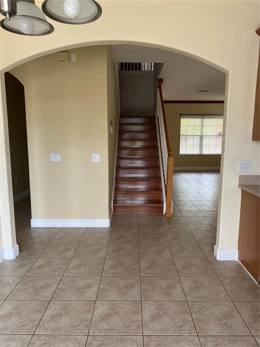 8810 CAMERON CREST DRIVE, TAMPA, FL, photo 8 of 31