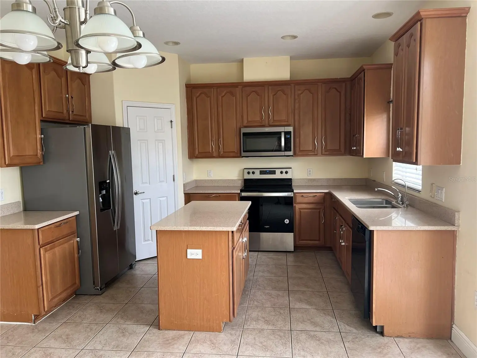 8810 CAMERON CREST DRIVE, TAMPA, FL, photo 9 of 31