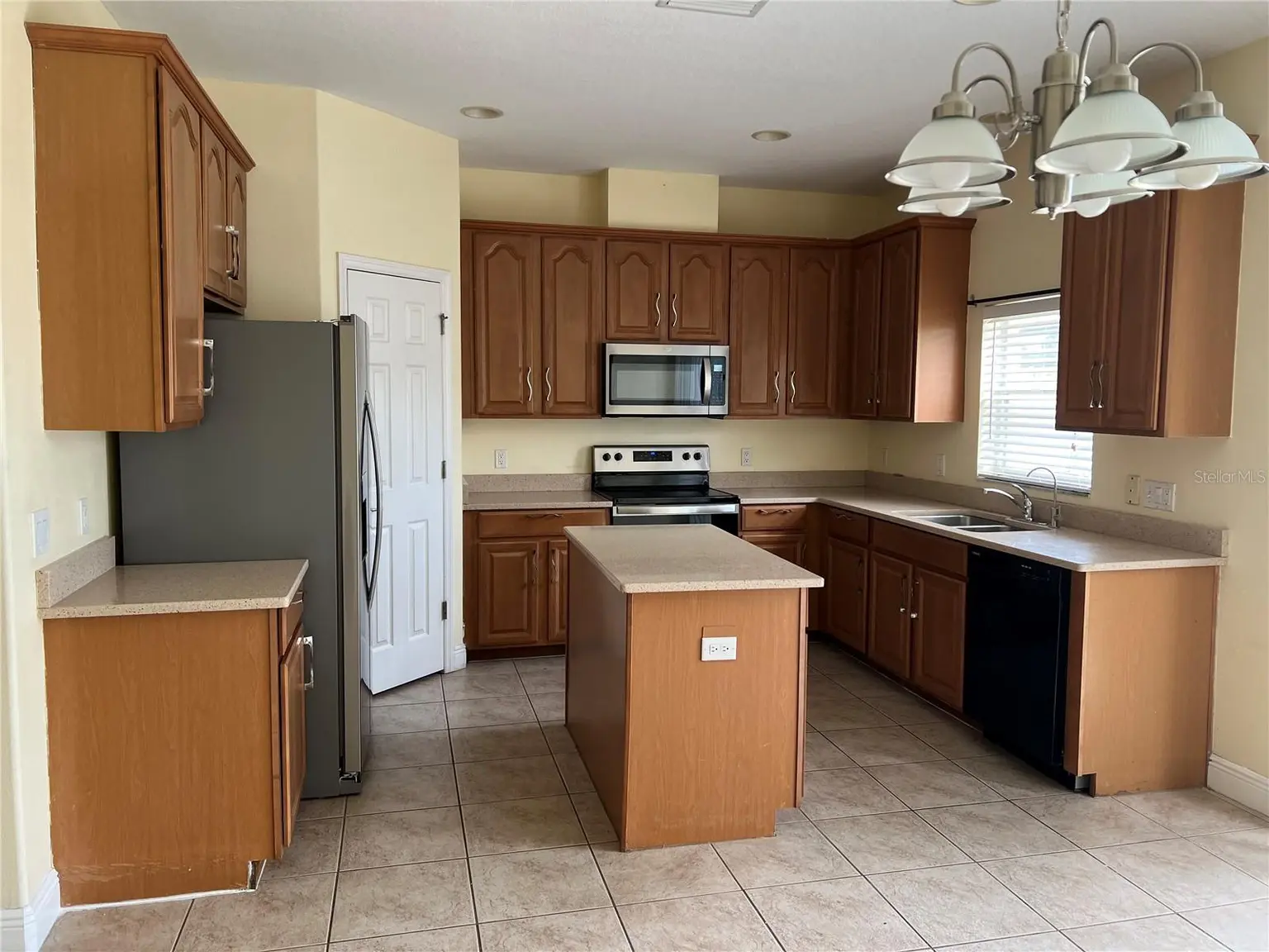 8810 CAMERON CREST DRIVE, TAMPA, FL, photo 10 of 31