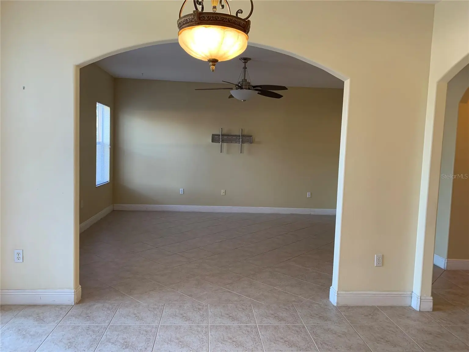 8810 CAMERON CREST DRIVE, TAMPA, FL, photo 16 of 31