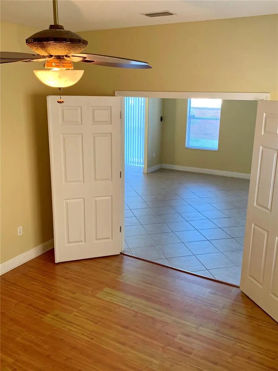 8810 CAMERON CREST DRIVE, TAMPA, FL, photo 17 of 31