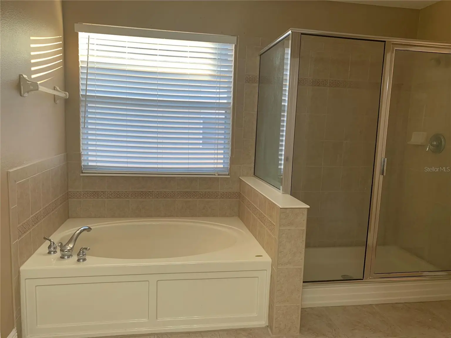 8810 CAMERON CREST DRIVE, TAMPA, FL, photo 22 of 31