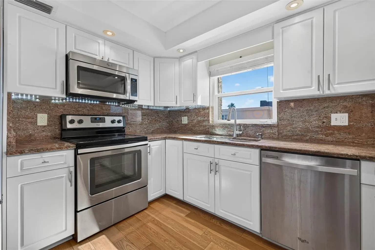 1120 N SHORE DRIVE NE #502, ST PETERSBURG, FL, photo 5 of 28