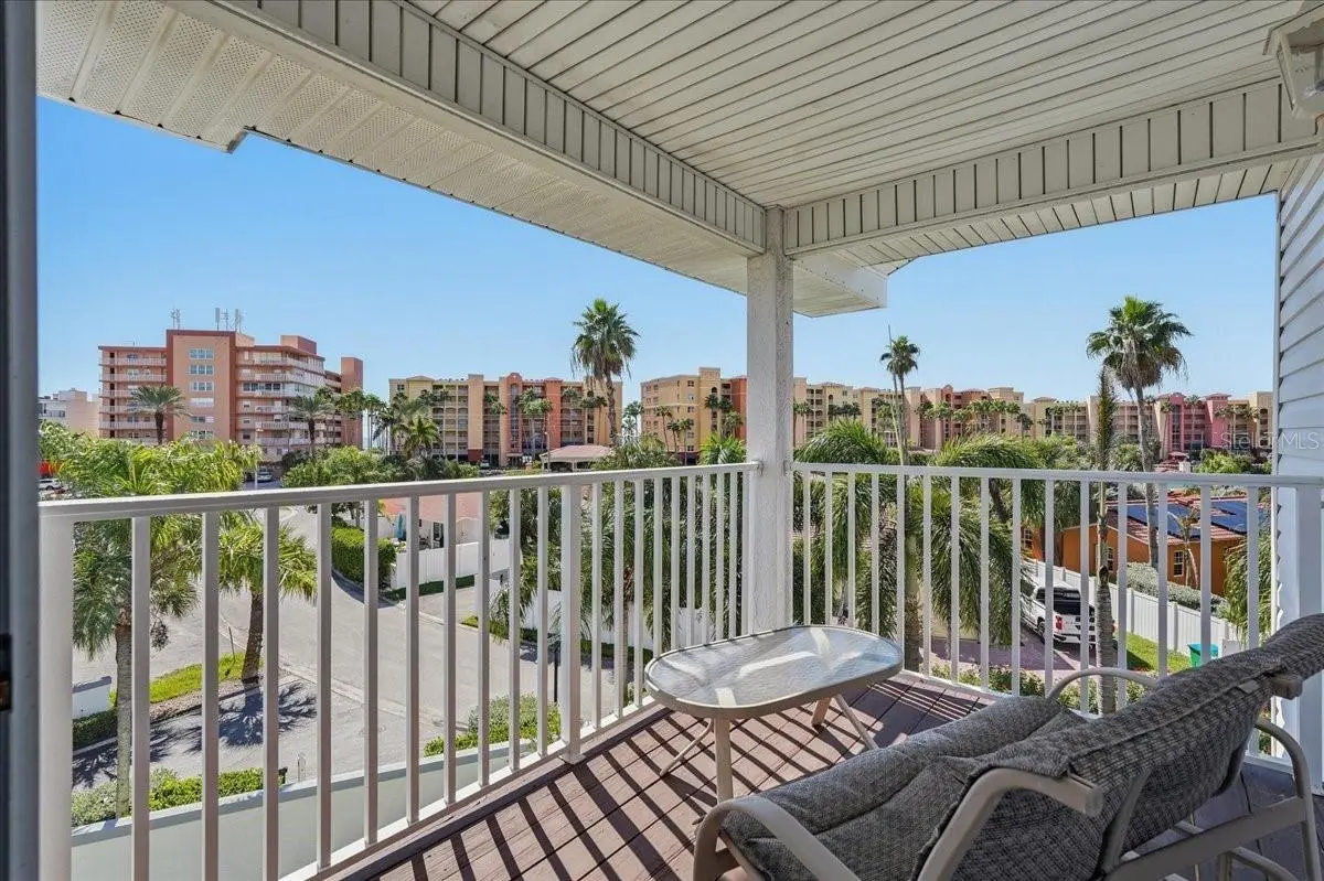 101 SHOALS CIRCLE, NORTH REDINGTON BEACH, FL, photo 2 of 100