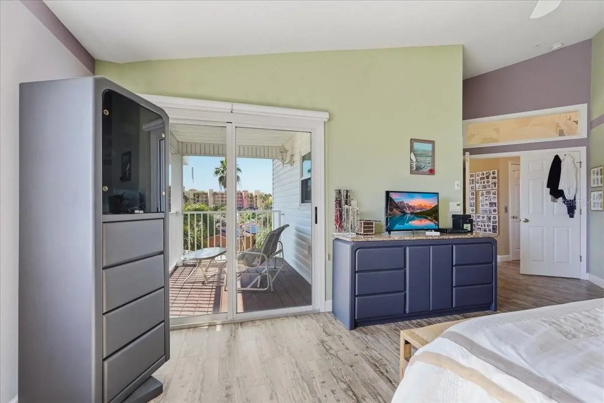 101 SHOALS CIRCLE, NORTH REDINGTON BEACH, FL, photo 46 of 100