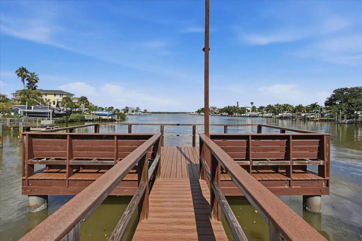 101 SHOALS CIRCLE, NORTH REDINGTON BEACH, FL, photo 82 of 100