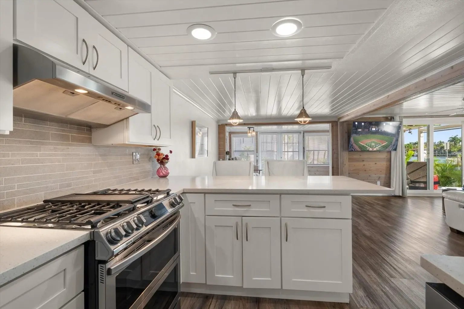 115 99TH AVENUE, TREASURE ISLAND, FL, photo 12 of 73