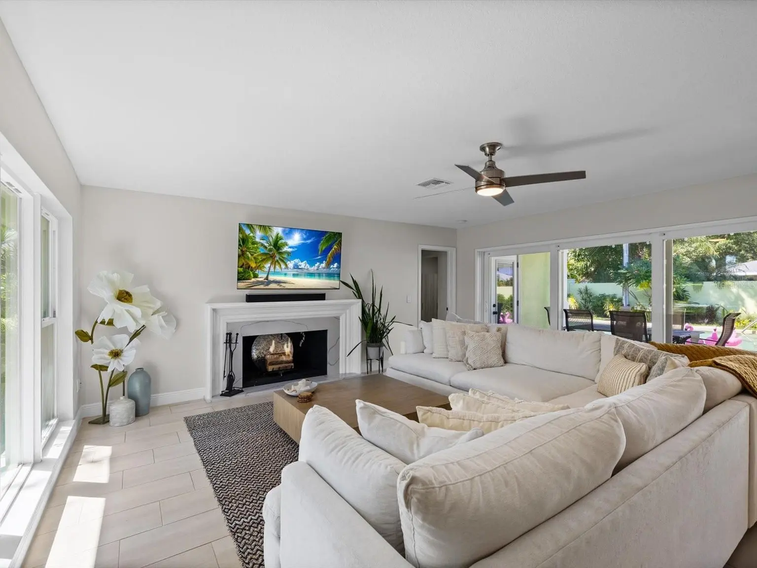 1316 GOLF VIEW DRIVE, BELLEAIR, FL, photo 4 of 44