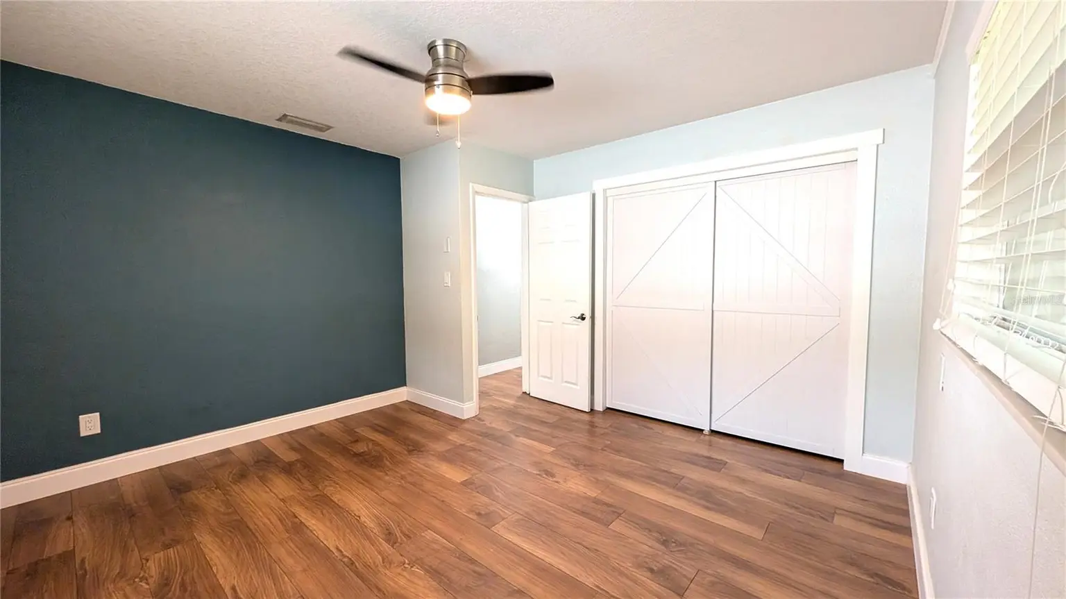 3005 W MARLIN AVENUE, TAMPA, FL, photo 6 of 23