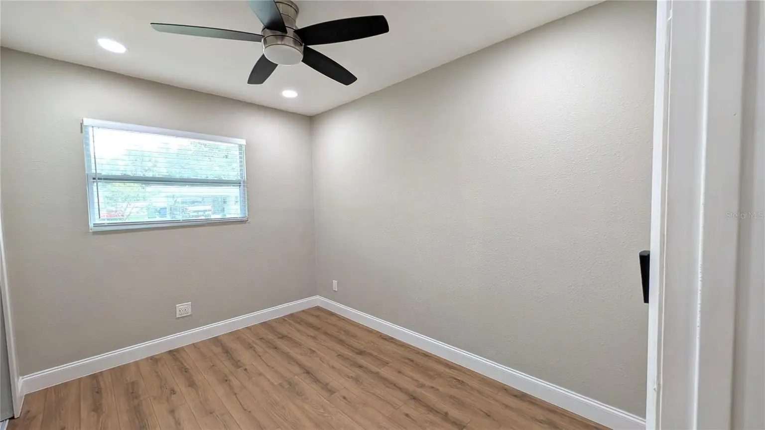 3005 W MARLIN AVENUE, TAMPA, FL, photo 12 of 23