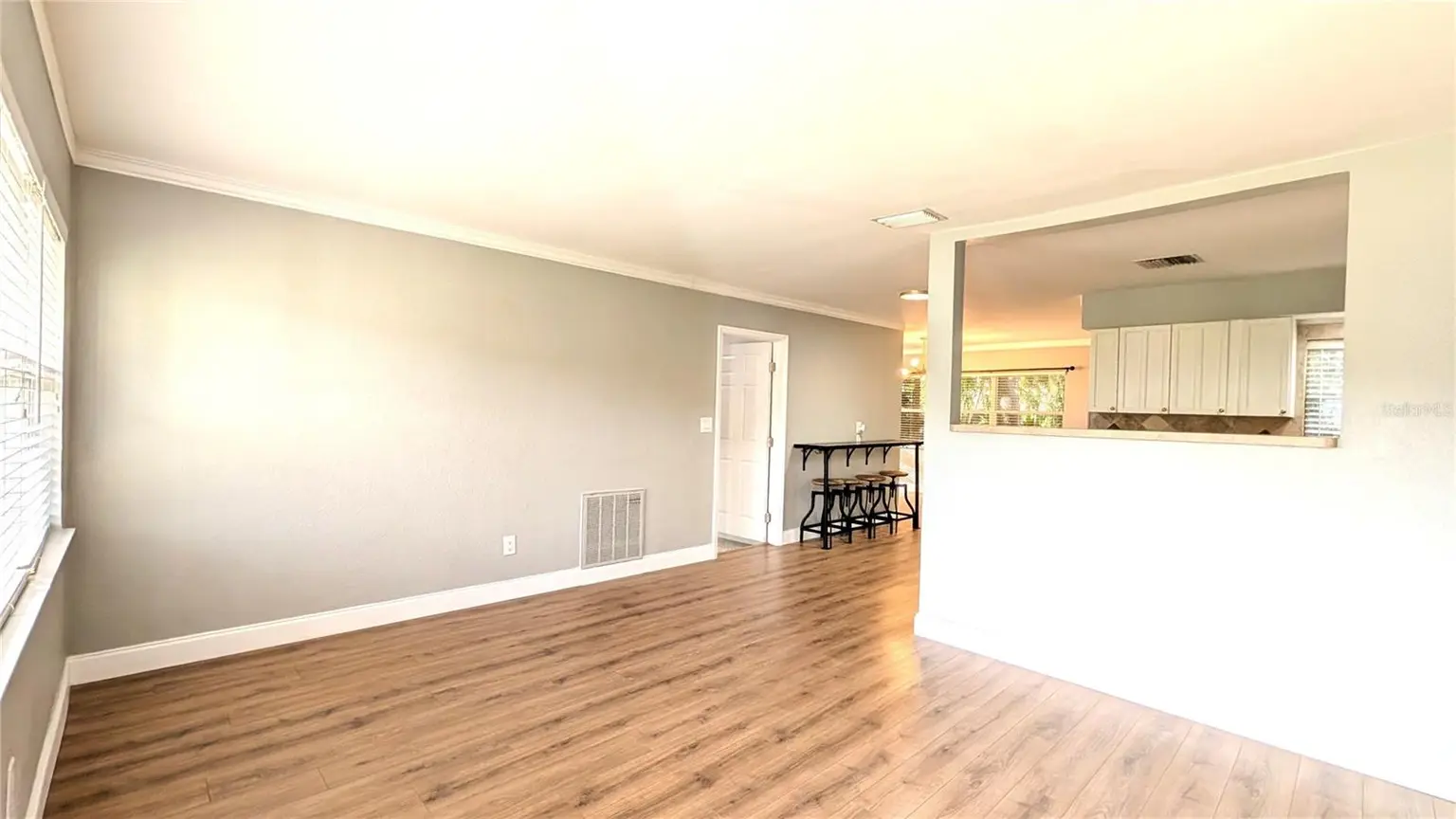 3005 W MARLIN AVENUE, TAMPA, FL, photo 3 of 23
