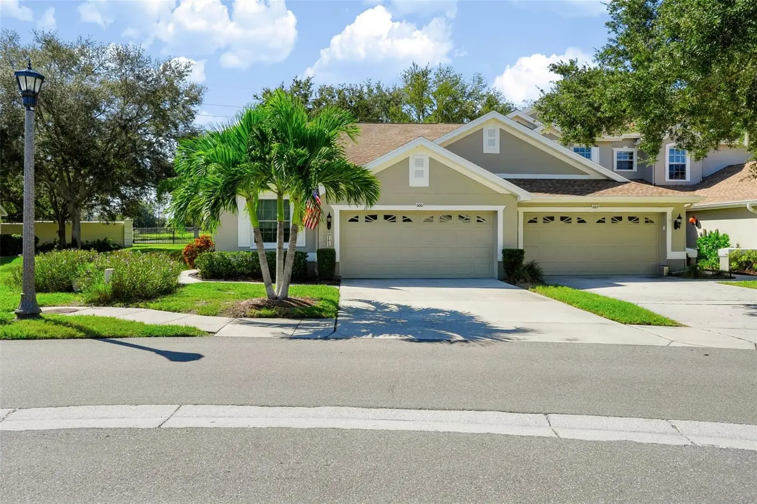 666 SPRING LAKE CIRCLE, TARPON SPRINGS, FL, photo 2 of 51