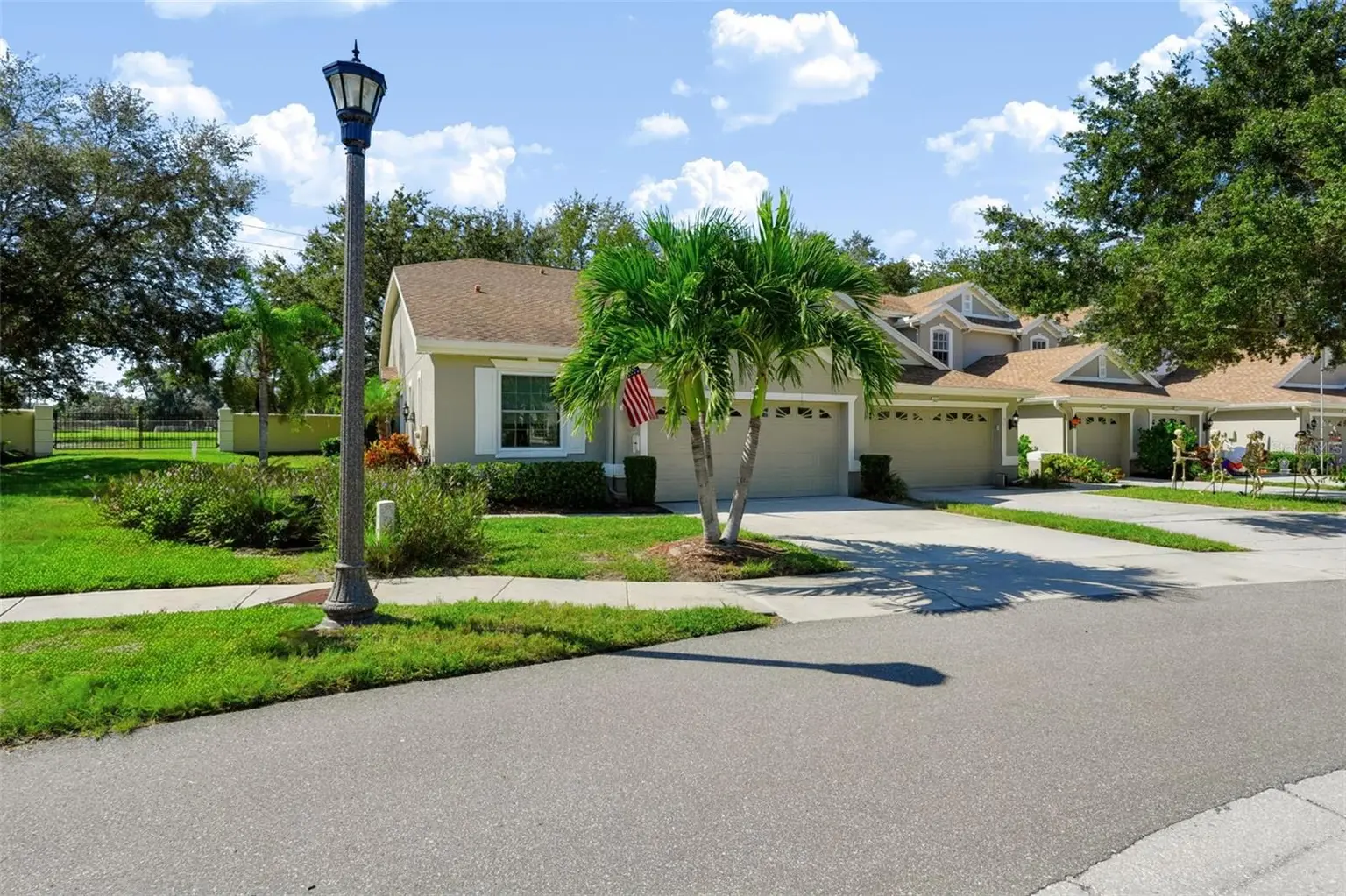 666 SPRING LAKE CIRCLE, TARPON SPRINGS, FL, photo 3 of 51