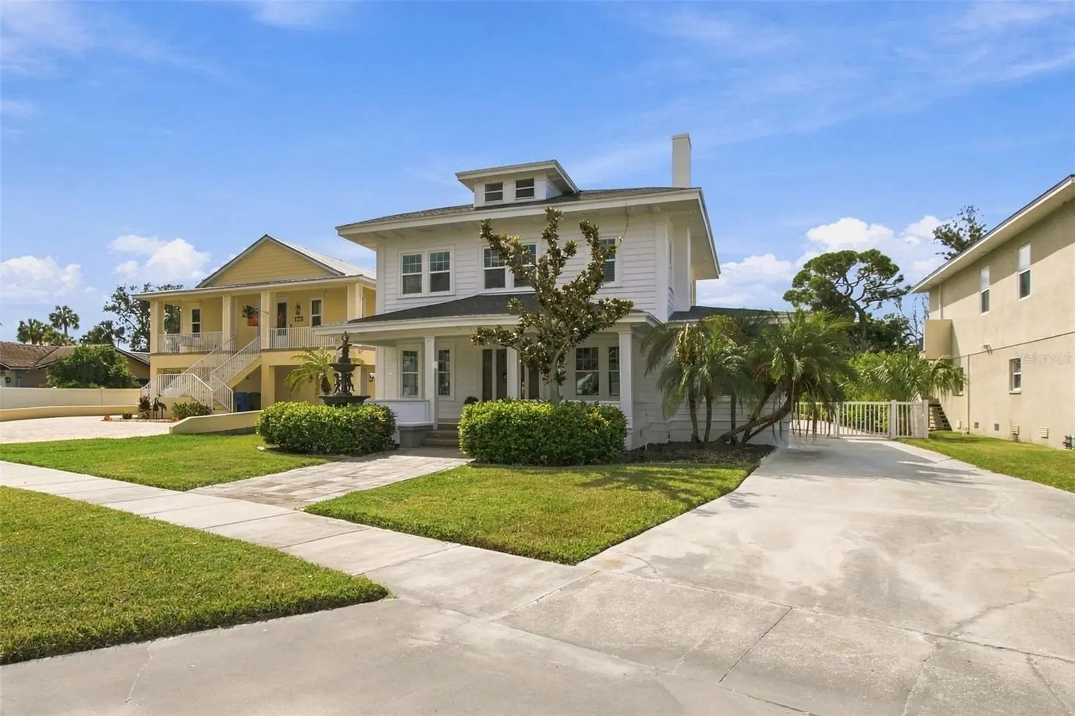 5426 VENETIAN BOULEVARD NE, ST PETERSBURG, FL, photo 4 of 99