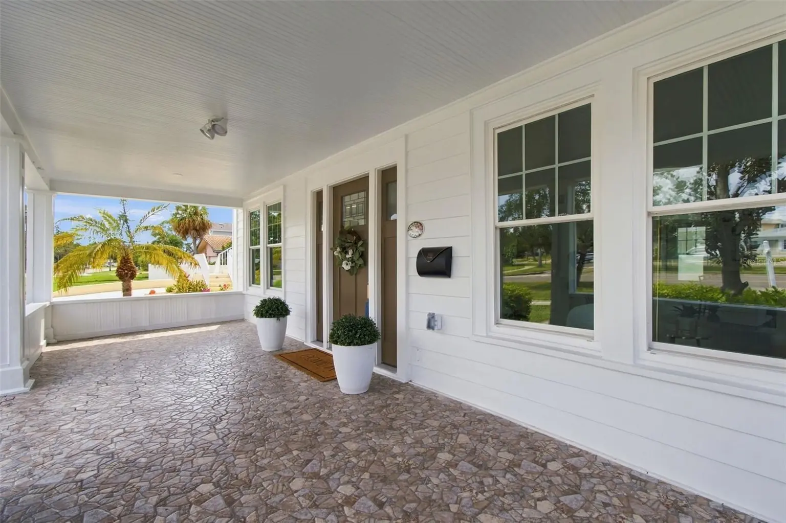 5426 VENETIAN BOULEVARD NE, ST PETERSBURG, FL, photo 9 of 99