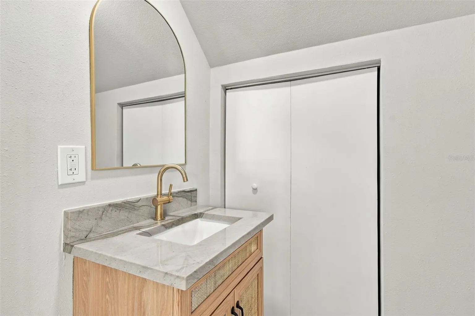 5426 VENETIAN BOULEVARD NE, ST PETERSBURG, FL, photo 24 of 99