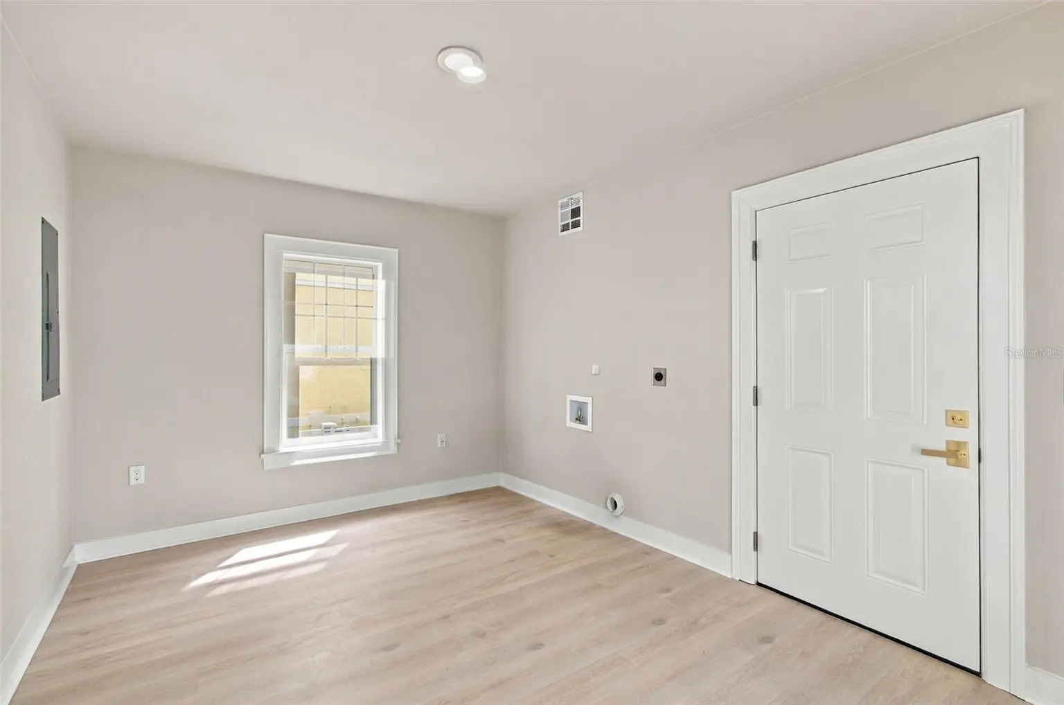 5426 VENETIAN BOULEVARD NE, ST PETERSBURG, FL, photo 40 of 99