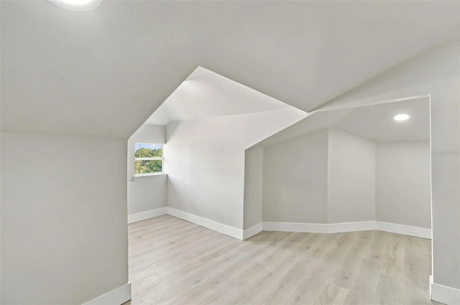 5426 VENETIAN BOULEVARD NE, ST PETERSBURG, FL, photo 59 of 99
