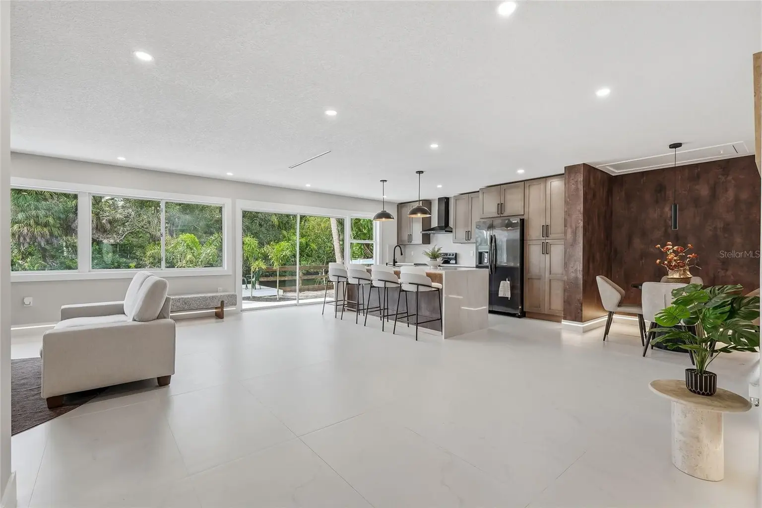 8605 JACKSON SPRINGS ROAD, TAMPA, FL, photo 2 of 69