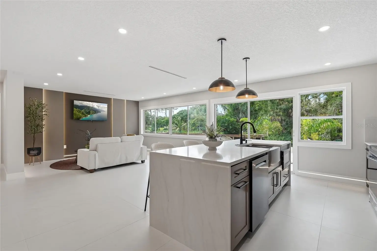 8605 JACKSON SPRINGS ROAD, TAMPA, FL, photo 13 of 69