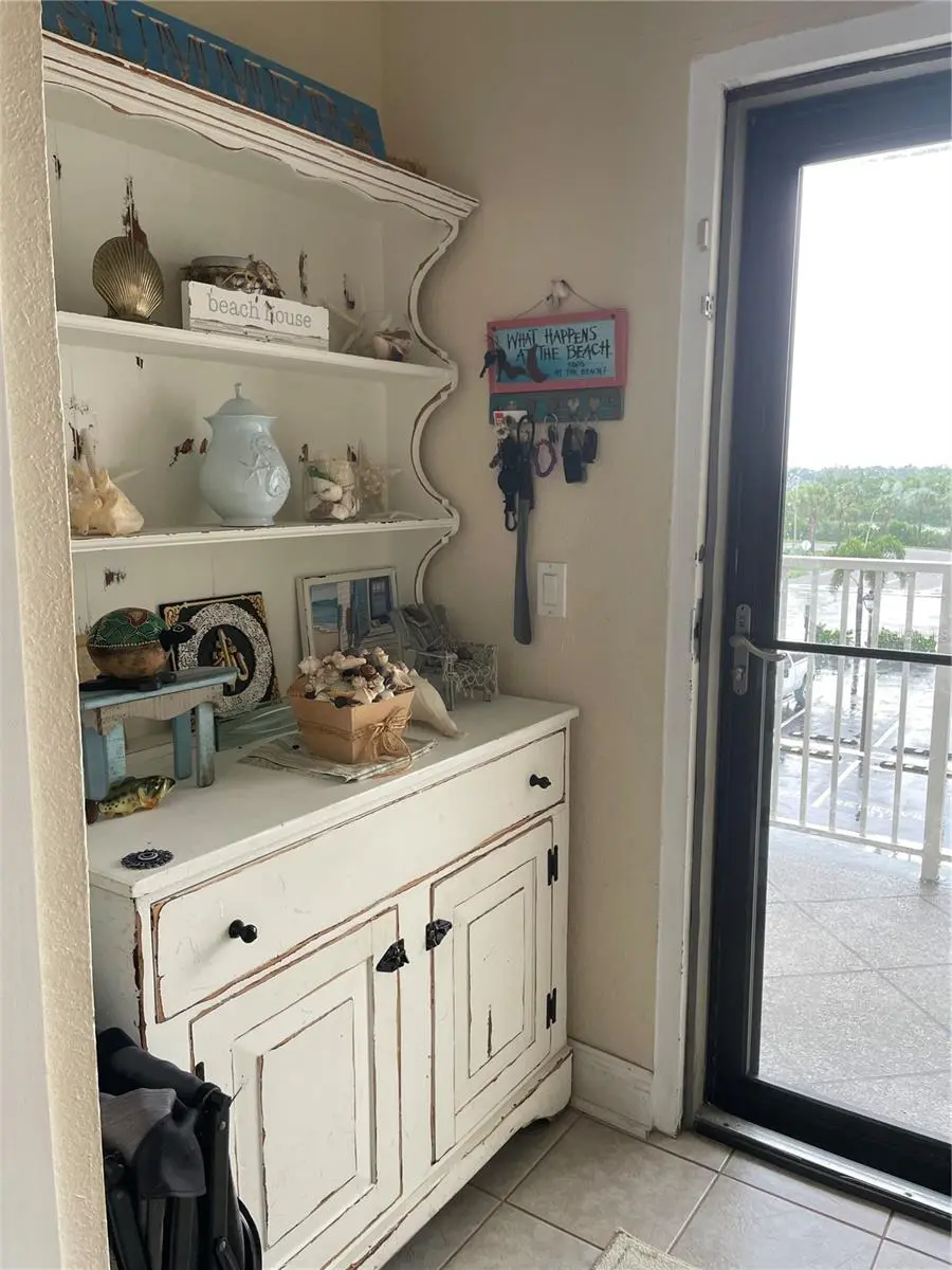 18650 GULF BOULEVARD #304, INDIAN SHORES, FL, photo 6 of 19