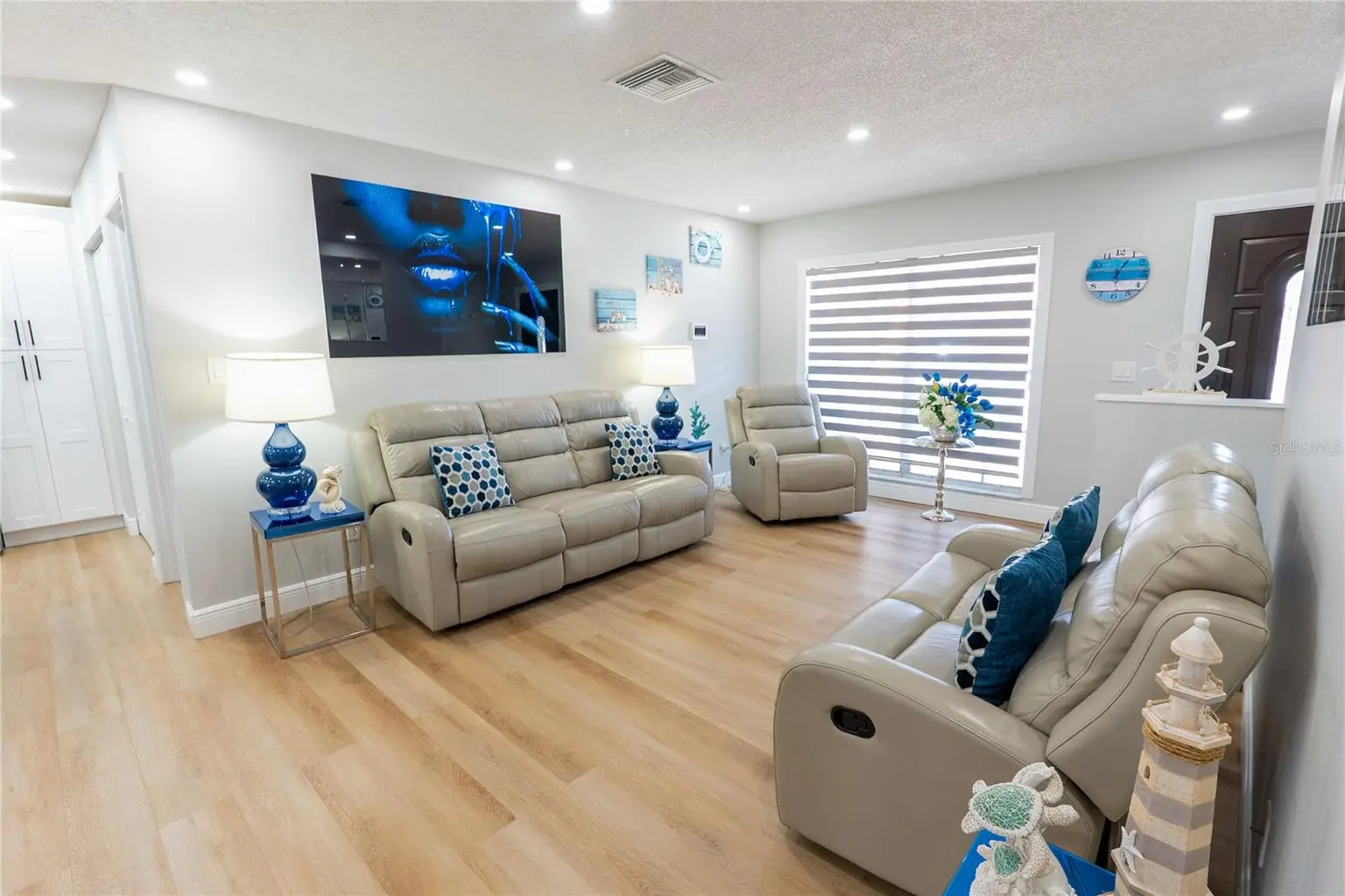 6727 SWAIN AVENUE, TAMPA, FL, photo 4 of 37