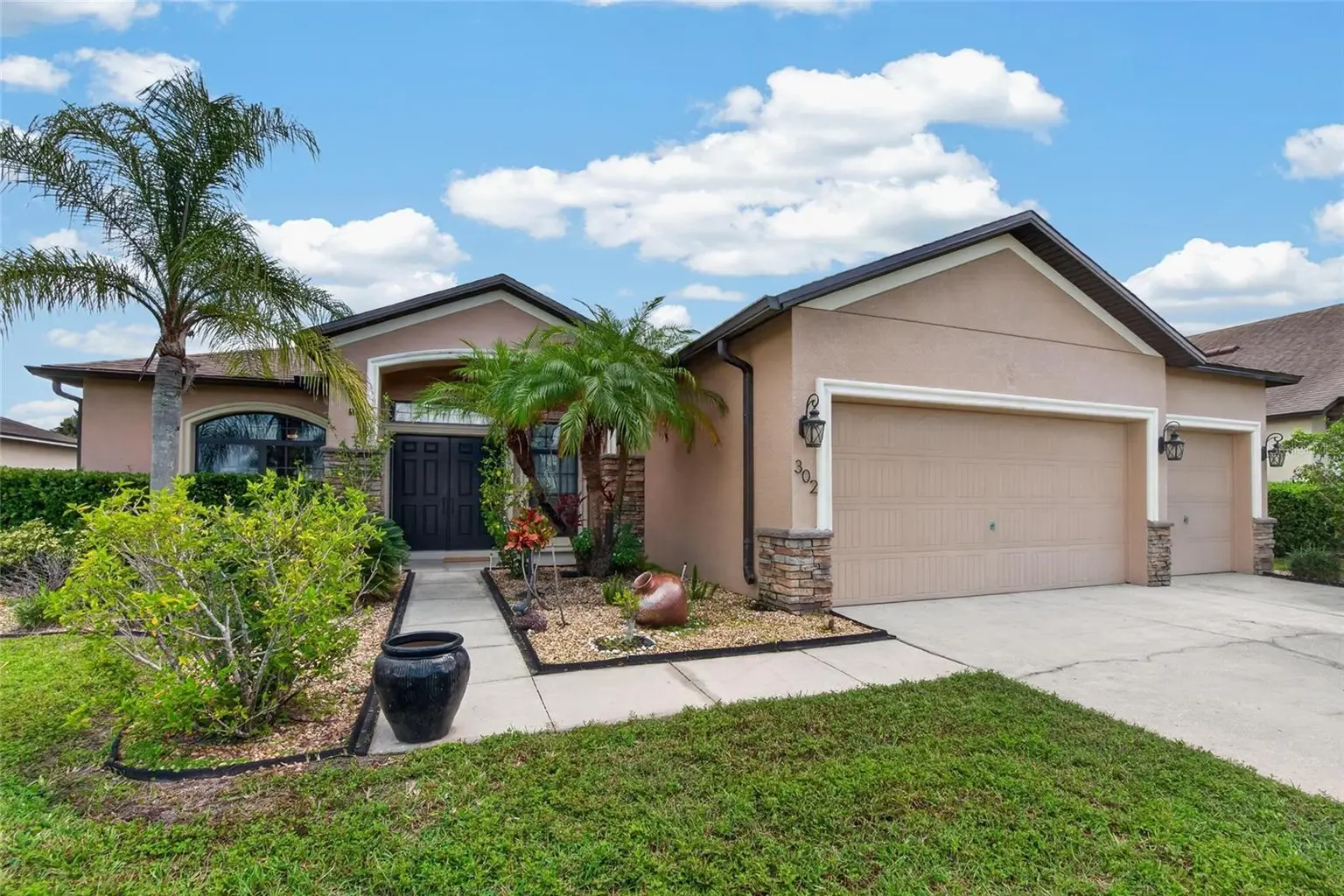 302 STAR SHELL DRIVE, APOLLO BEACH, FL, photo 1 of 54