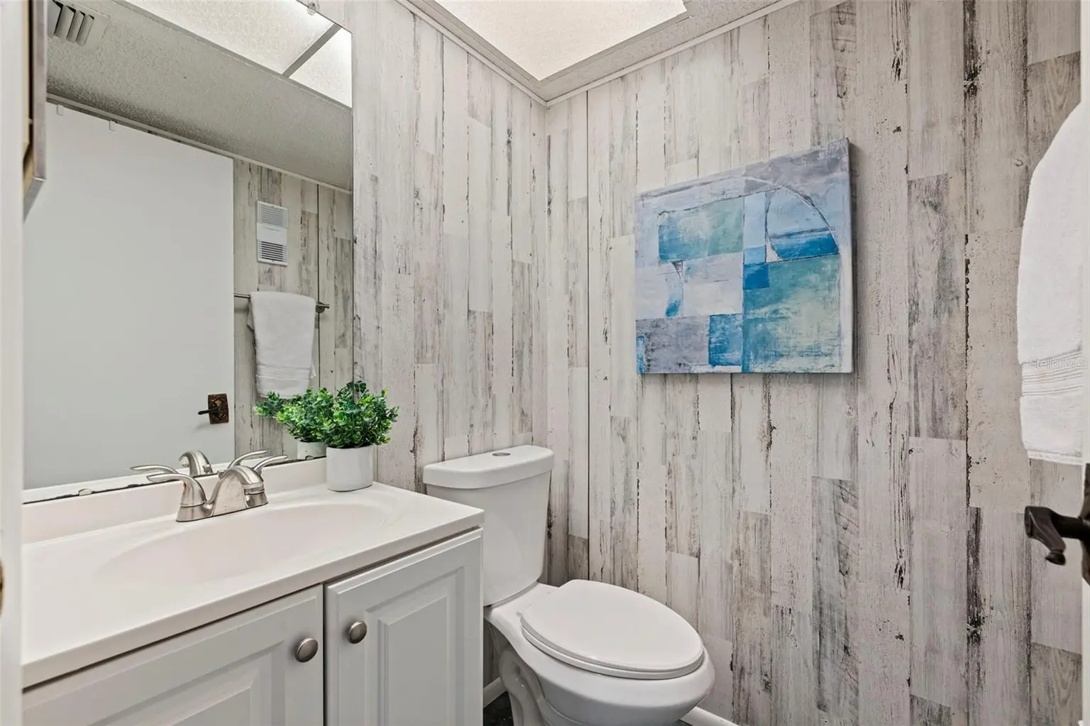12242 2ND STREET E, TREASURE ISLAND, FL, photo 23 of 51