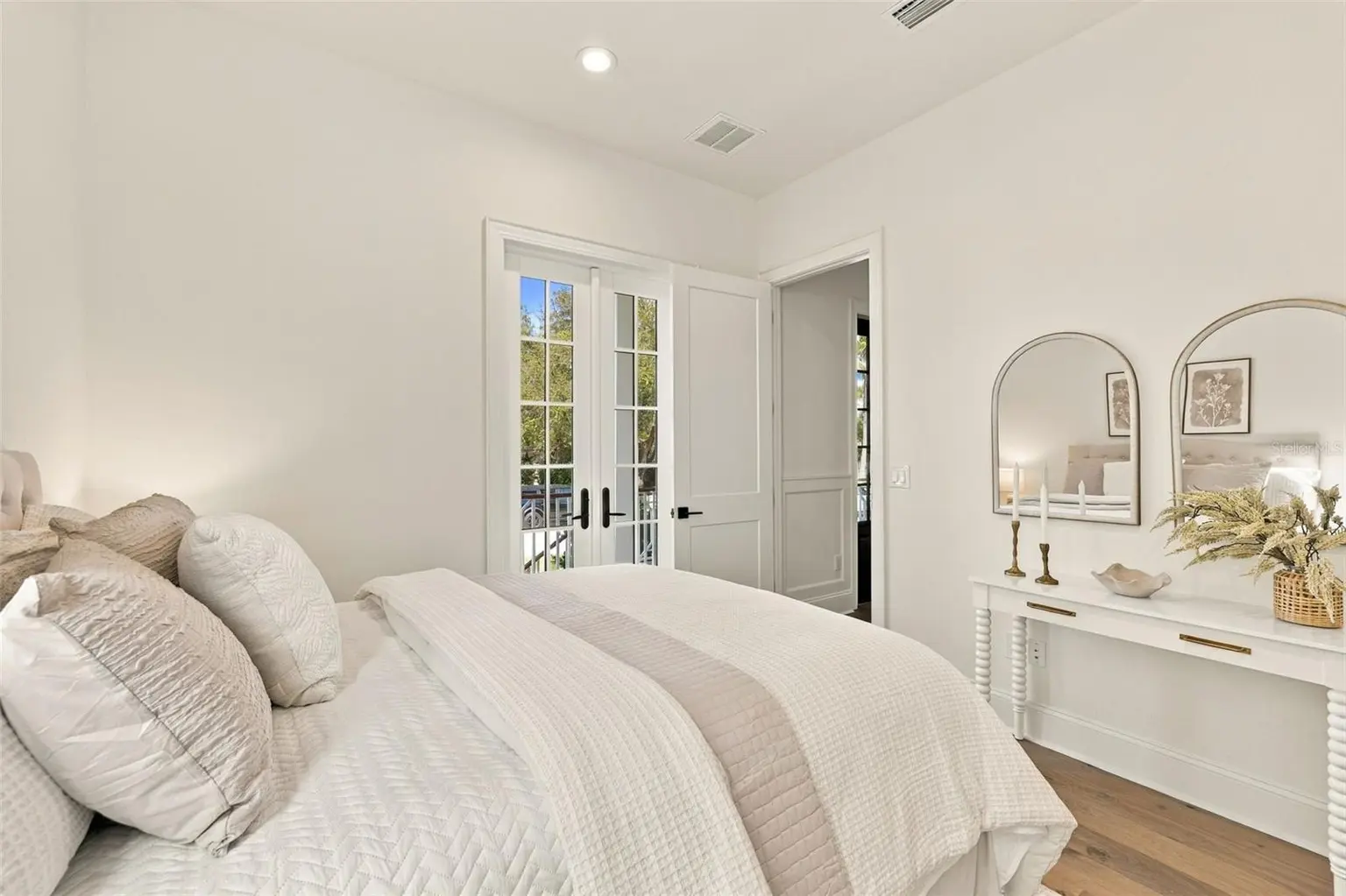 808 39TH AVENUE NE, ST PETERSBURG, FL, photo 43 of 100