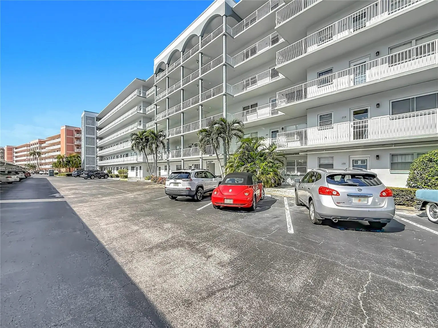 5925 SHORE BOULEVARD S #611, GULFPORT, FL, photo 2 of 31