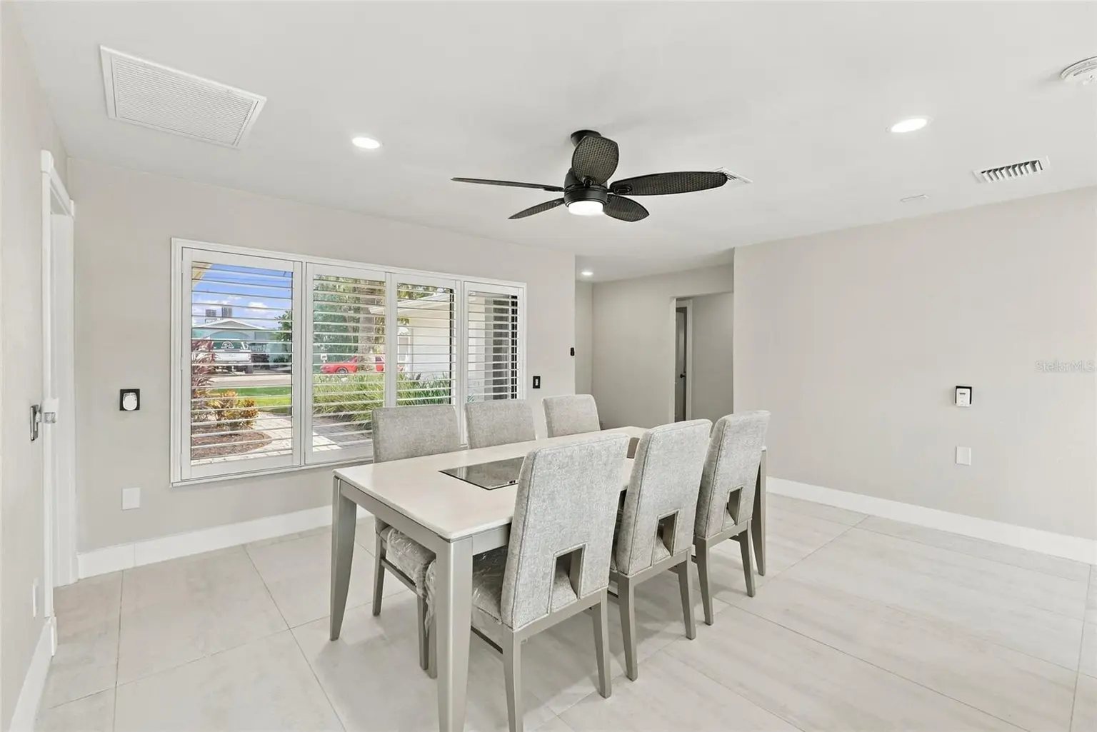 556 JOHNS PASS AVENUE, MADEIRA BEACH, FL, photo 17 of 42