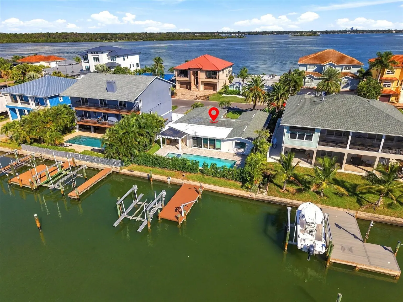 556 JOHNS PASS AVENUE, MADEIRA BEACH, FL, photo 3 of 42