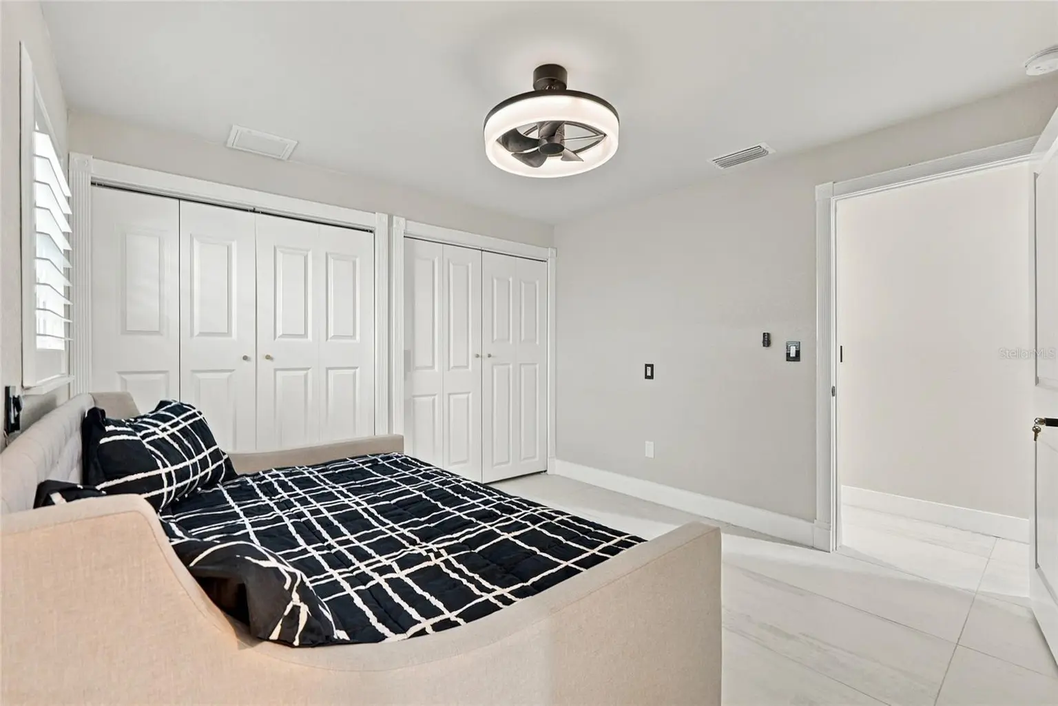 556 JOHNS PASS AVENUE, MADEIRA BEACH, FL, photo 29 of 42