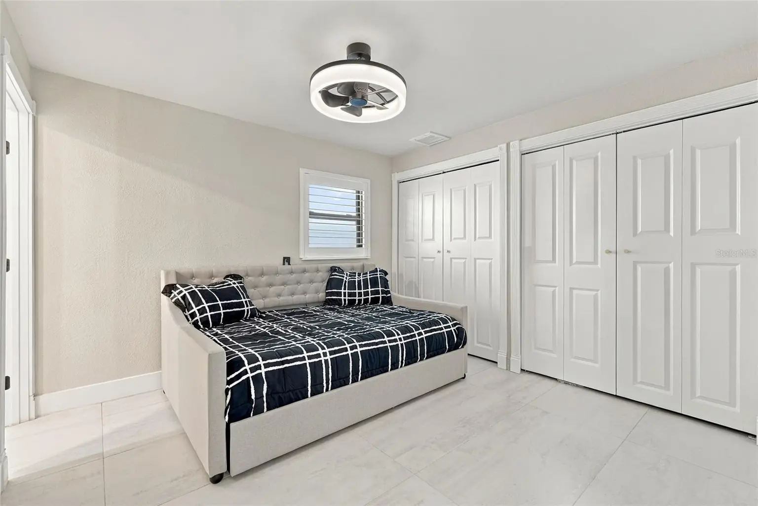 556 JOHNS PASS AVENUE, MADEIRA BEACH, FL, photo 30 of 42