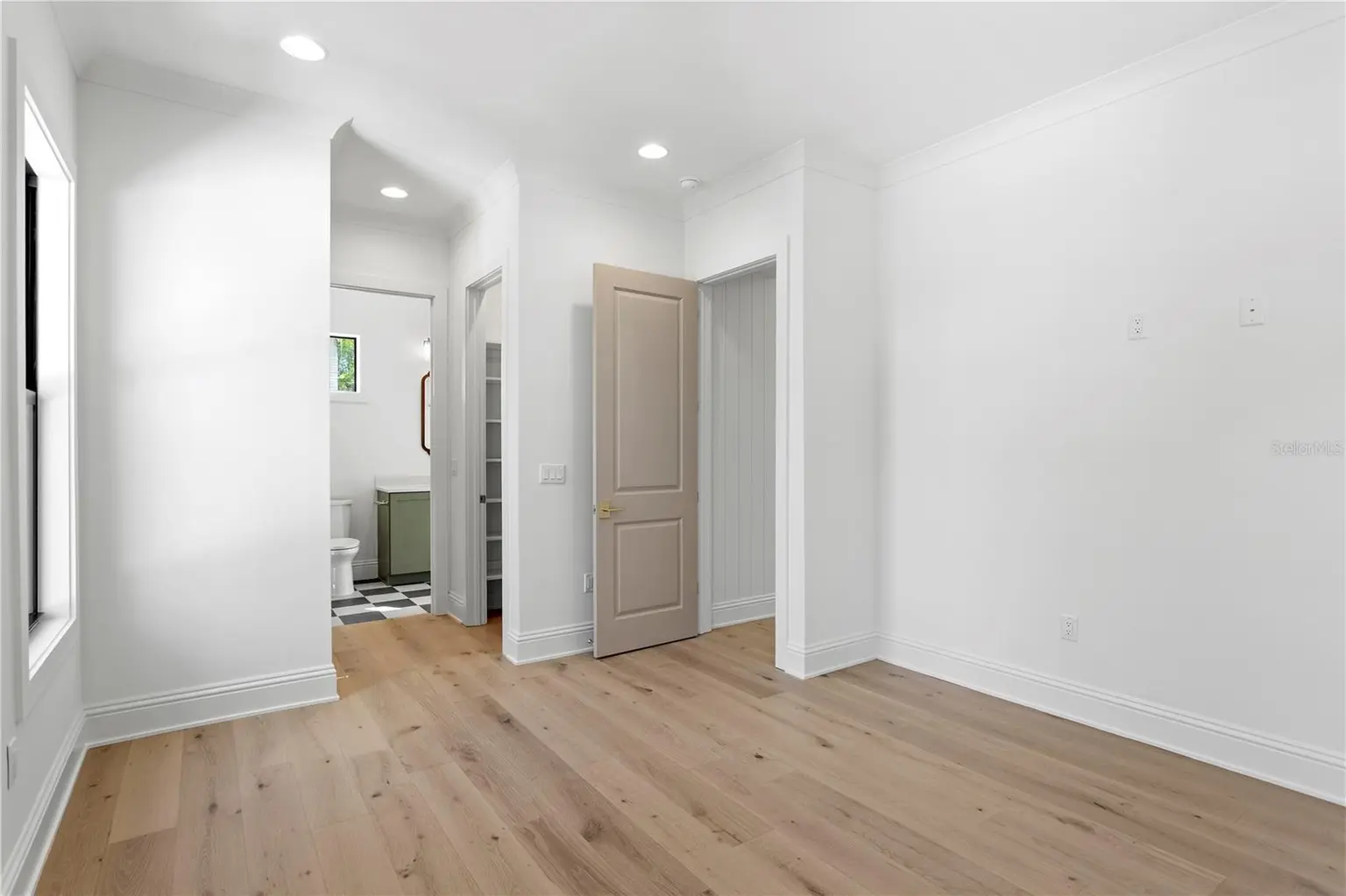 5008 W DICKENS AVENUE, TAMPA, FL, photo 28 of 68