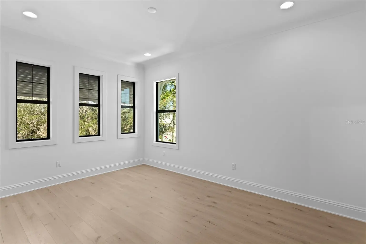 5008 W DICKENS AVENUE, TAMPA, FL, photo 47 of 68