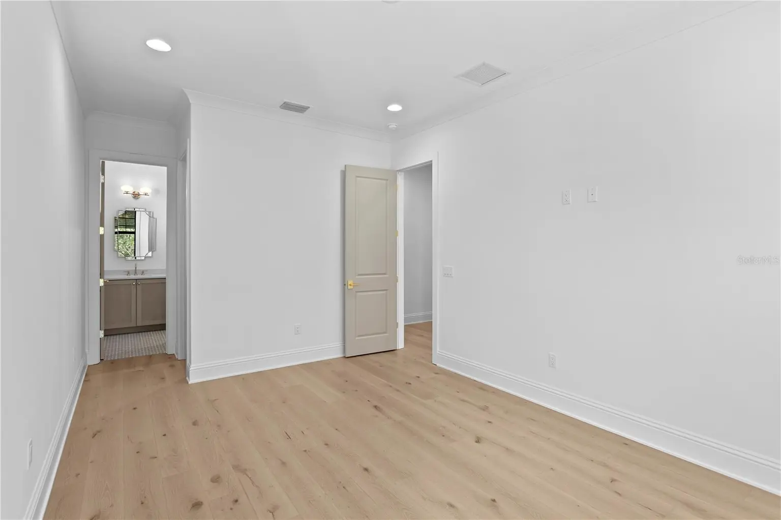 5008 W DICKENS AVENUE, TAMPA, FL, photo 48 of 68