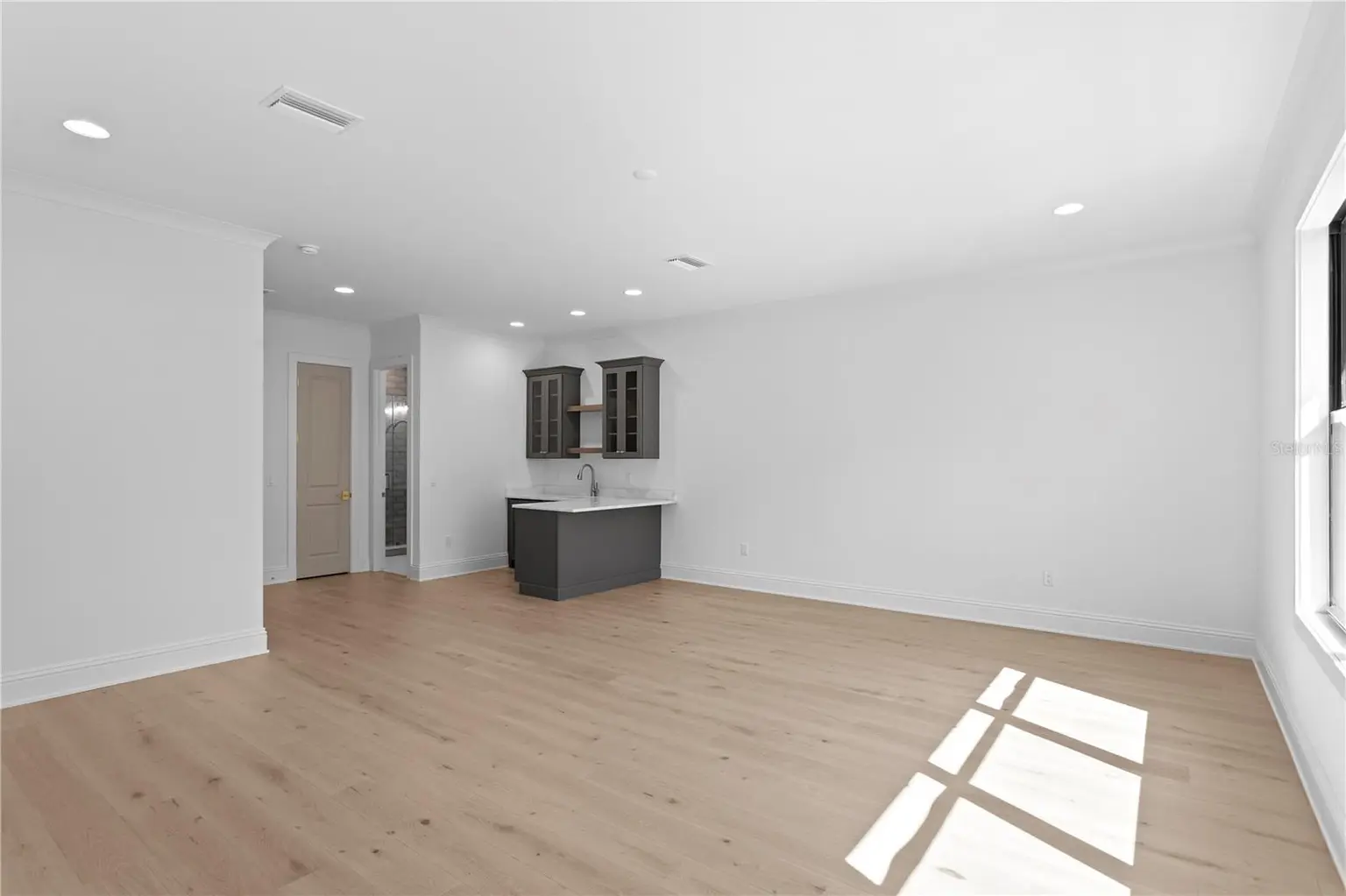 5008 W DICKENS AVENUE, TAMPA, FL, photo 55 of 68