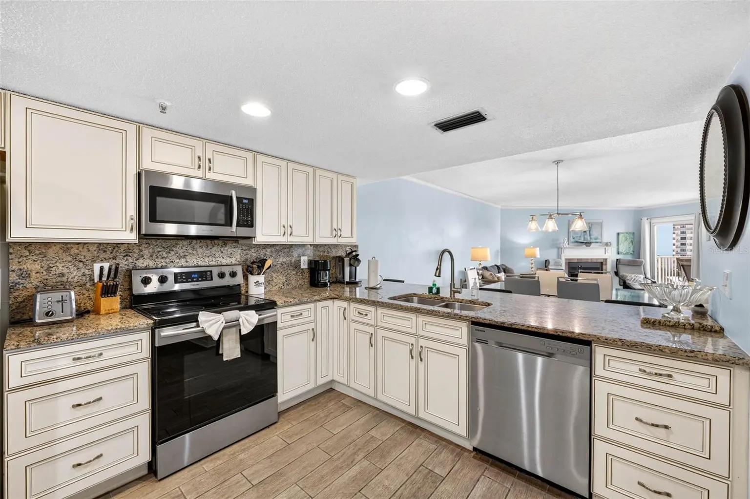 18400 GULF BOULEVARD #1403, INDIAN SHORES, FL, photo 11 of 60