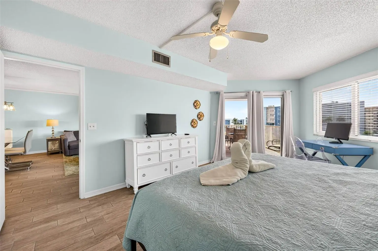 18400 GULF BOULEVARD #1403, INDIAN SHORES, FL, photo 32 of 60