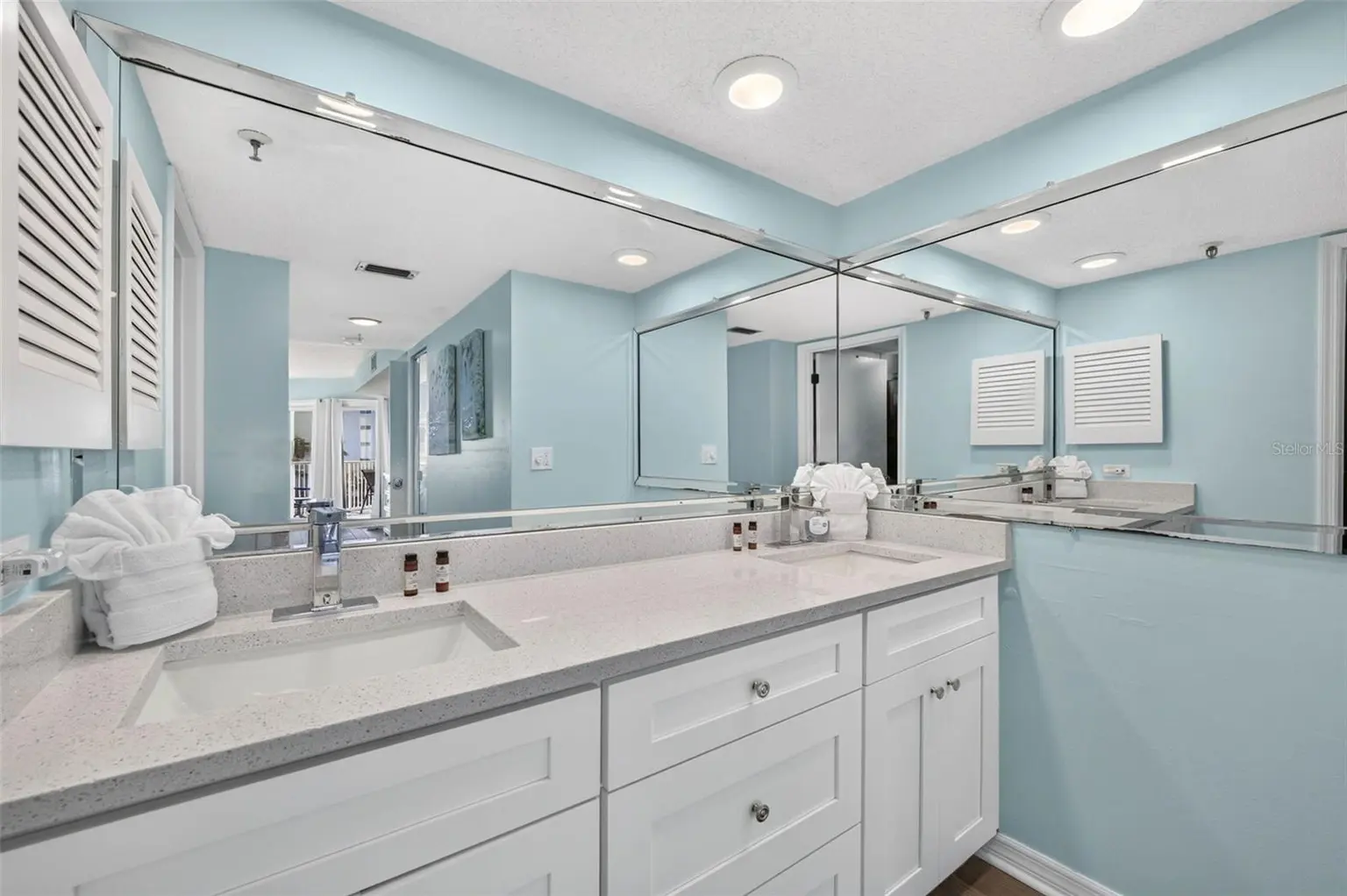 18400 GULF BOULEVARD #1403, INDIAN SHORES, FL, photo 38 of 60
