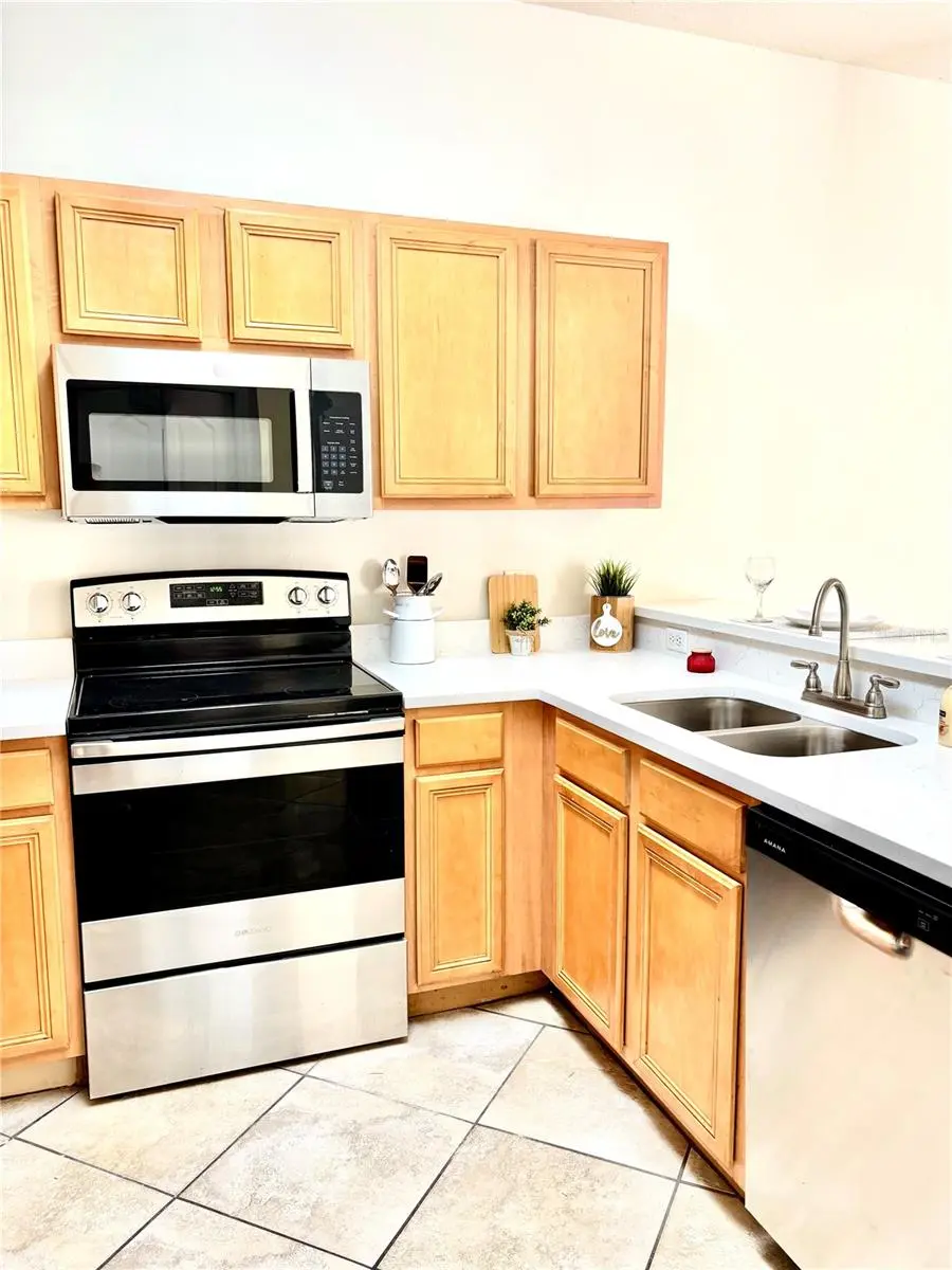 20304 OAK KEY COURT, TAMPA, FL, photo 2 of 56